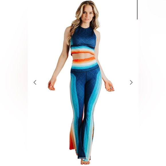 Yoga Democracy Original Bell Bottom - Retro Rainbow Size Large - Picture 7 of 7